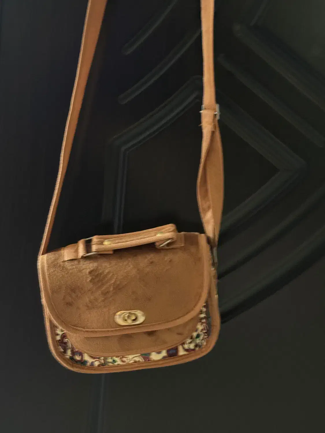 کیف نو|کیف، کفش، کمربند|خوی, |دیوار