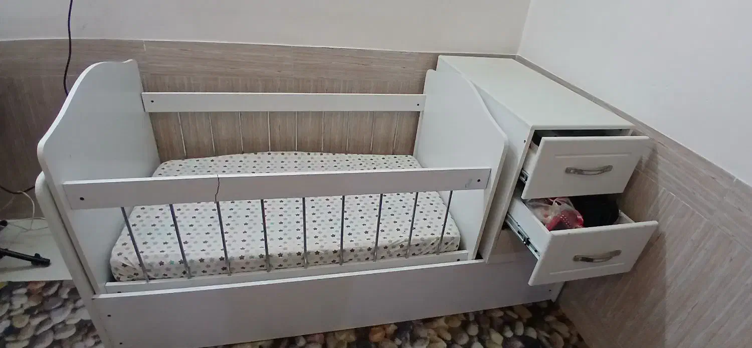 تخت کودک ونوجوان|تخت و سرویس خواب|بیرجند, |دیوار