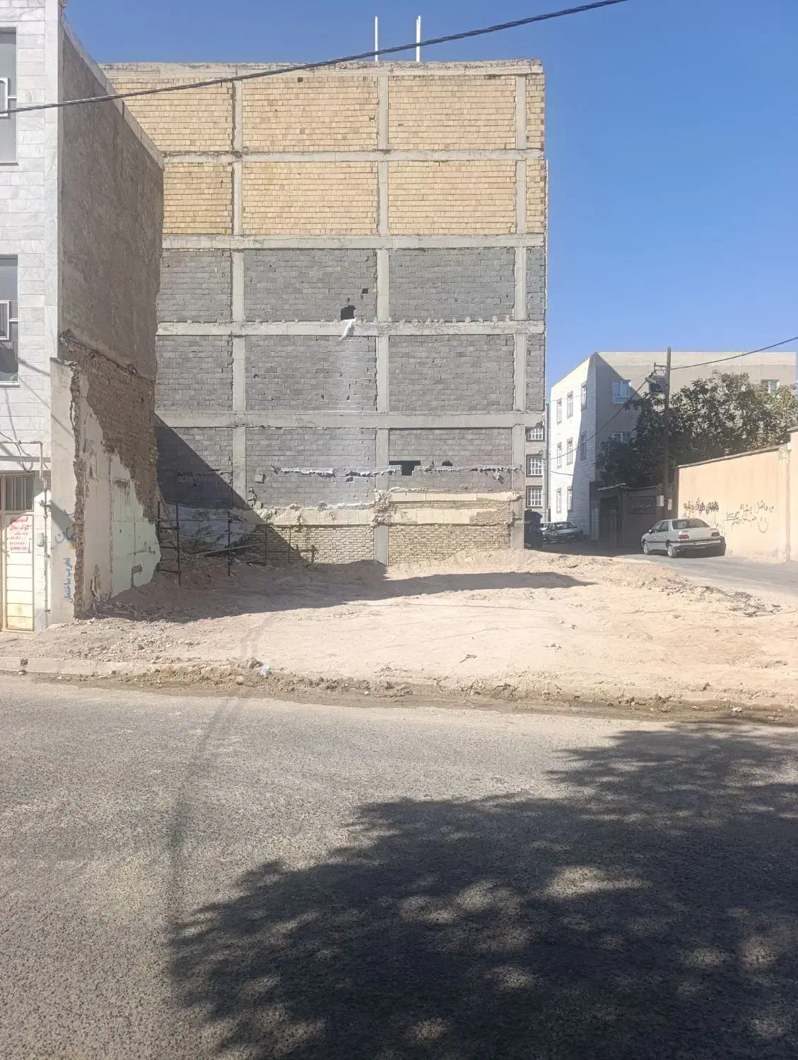 فروش ساختمان ویلایی در بر اصلی شکارچی (حیدر علی)|فروش خانه و ویلا|زنجان, |دیوار