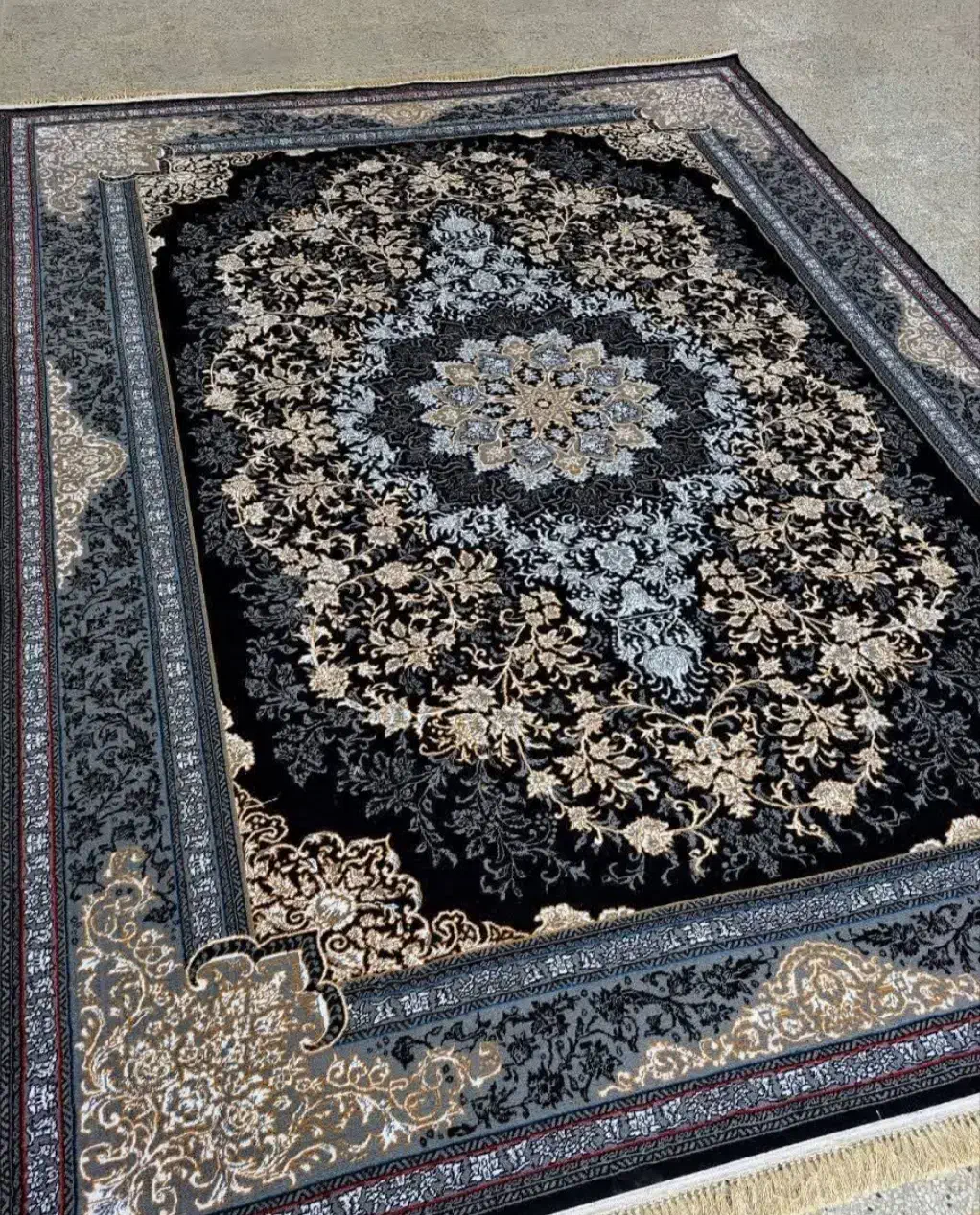 فرش چشم گیر و مدرن ماهگل|فرش|ساری, |دیوار