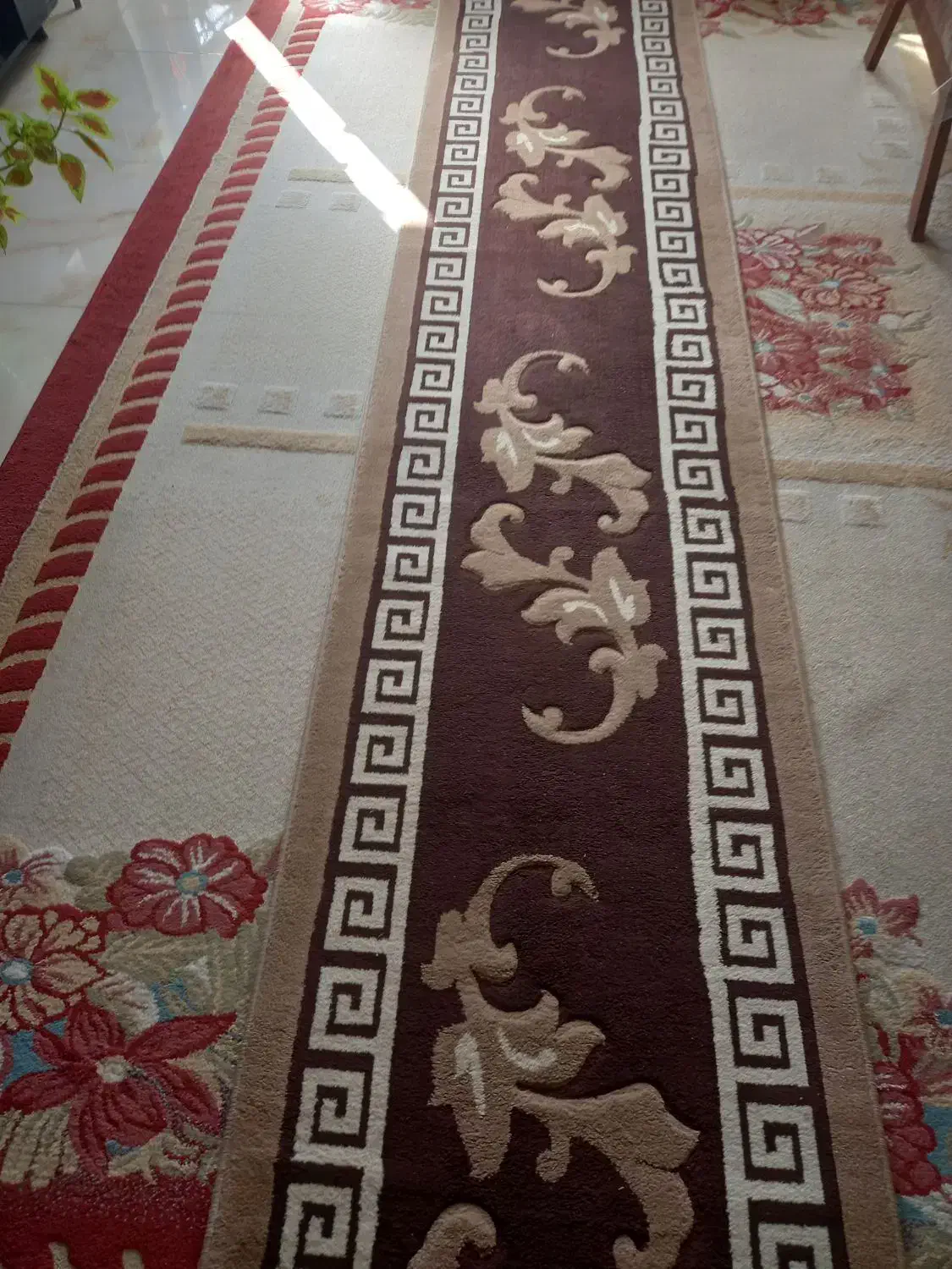 کنار فرش کاملا سالم|فرش|شاهین‌شهر, عطار|دیوار