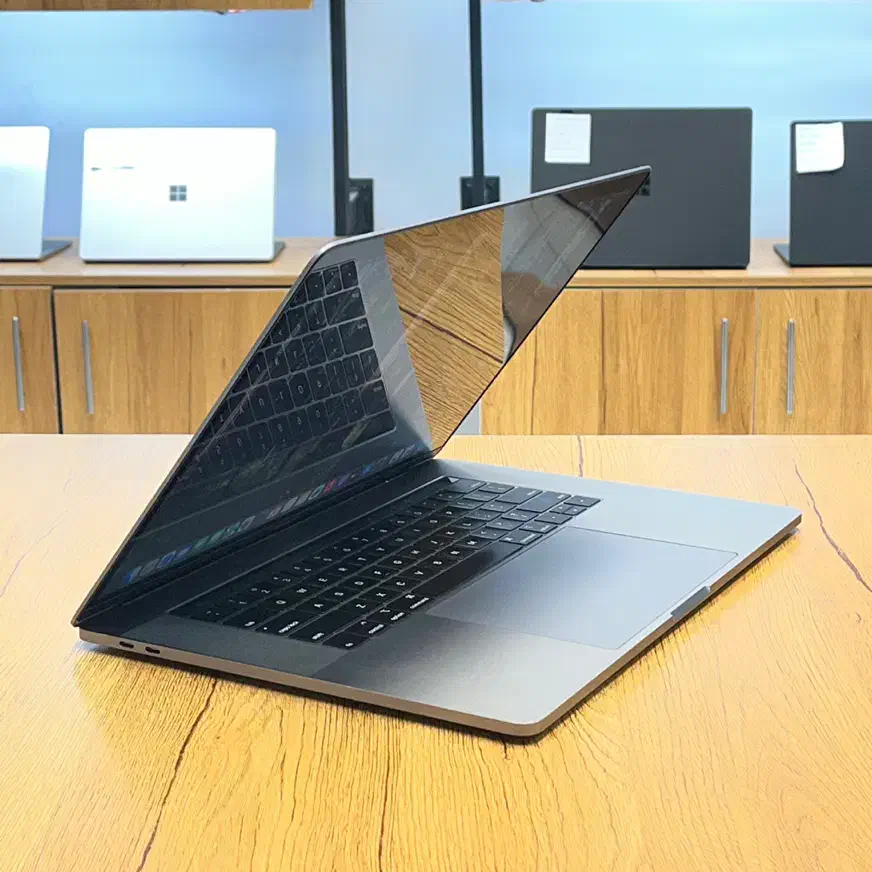مک بوک Pro 2019/i9/32/512/4G  تمیز گرید A|رایانه همراه|مشهد, ارشاد|دیوار