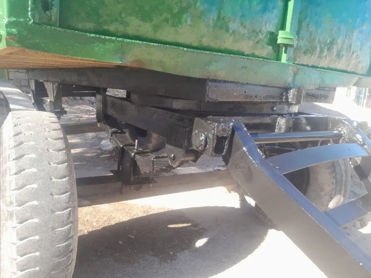 تریلی چهار چرخ|ماشینآلات صنعتی|گهواره, |دیوار