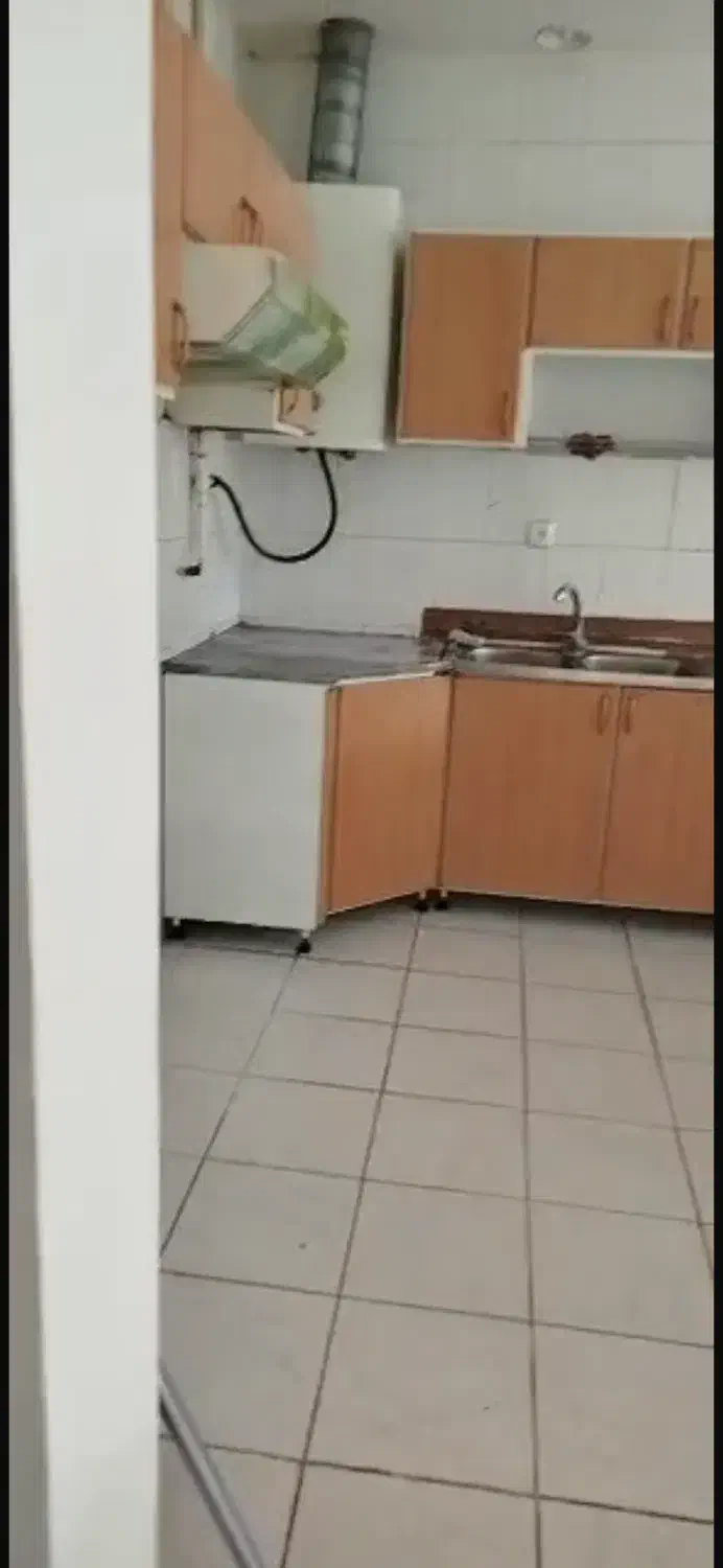 اجاره ب۷ طبقه سوم دو خوابه ۸۵ متربا پارکینگ انباری|اجارهٔ آپارتمان|فولادشهر, B7|دیوار