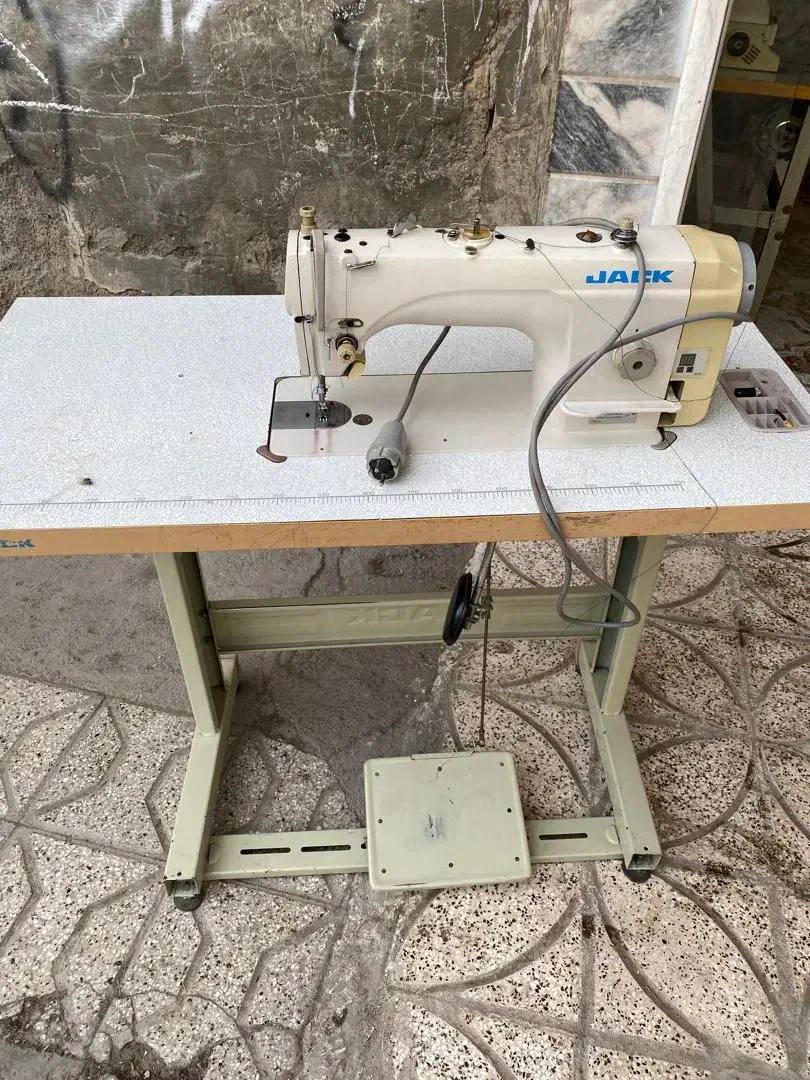 چرخ خیاطی   یک عدد پایه JACK و یک عدد پایه ZOJE|چرخ خیاطی و ریسندگی|مشهد, ابوذر|دیوار