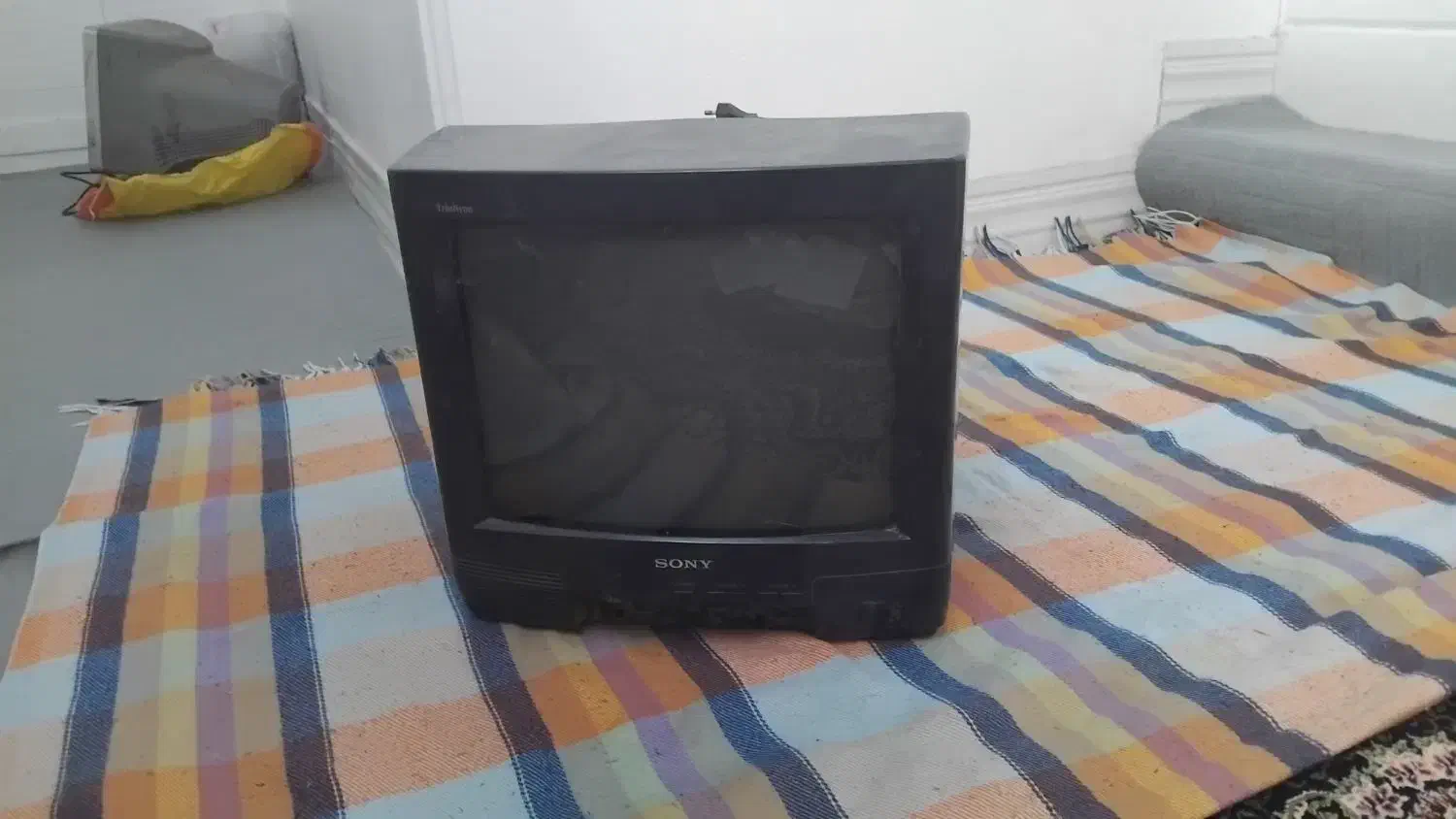 تلویزیون|تلویزیون و پروژکتور|قم, نیروگاه|دیوار