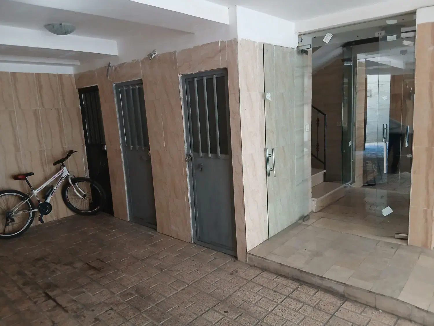 ۴۷متر یکخواب آسانسور انباری تخلیه