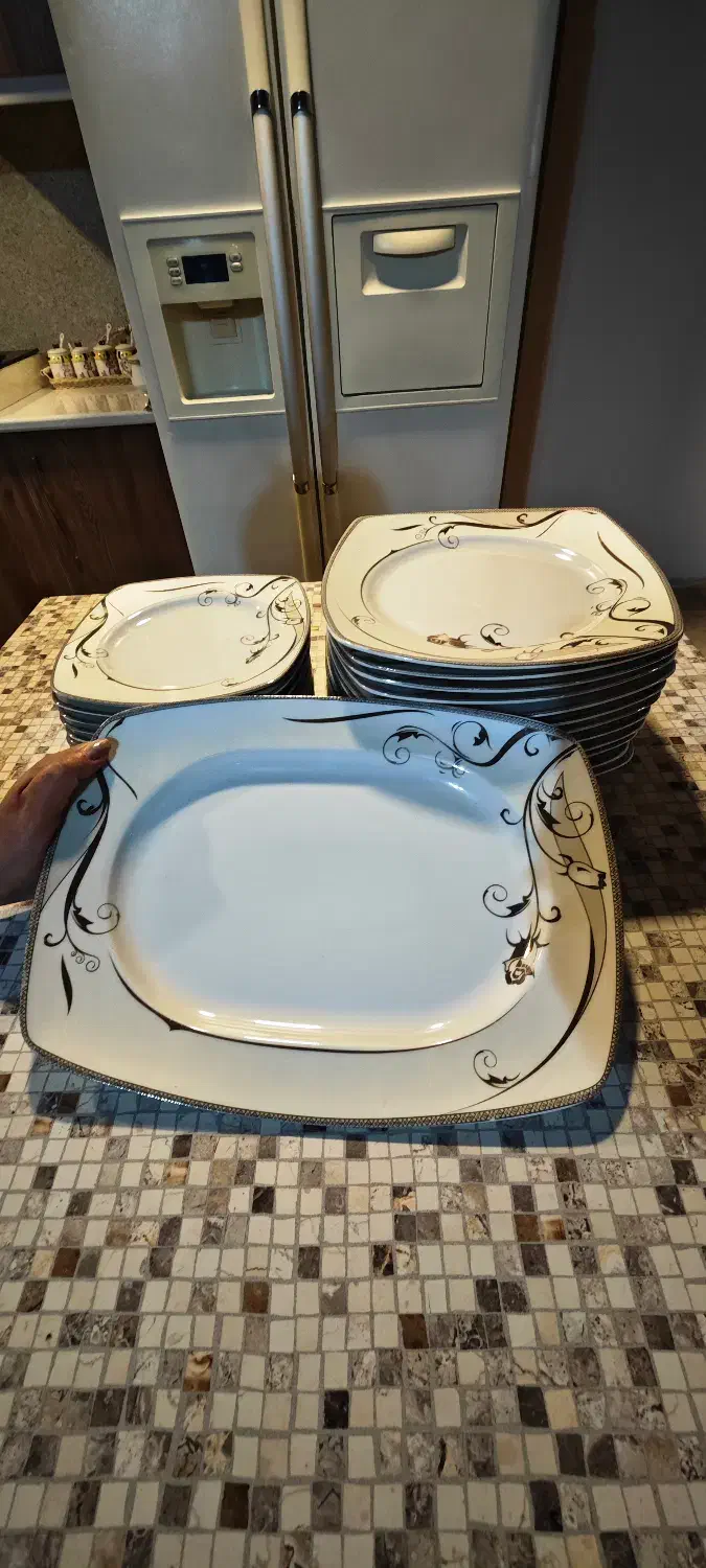 سرویس بشقاب|ظروف سرو و پذیرایی|فریدون‌کنار, |دیوار