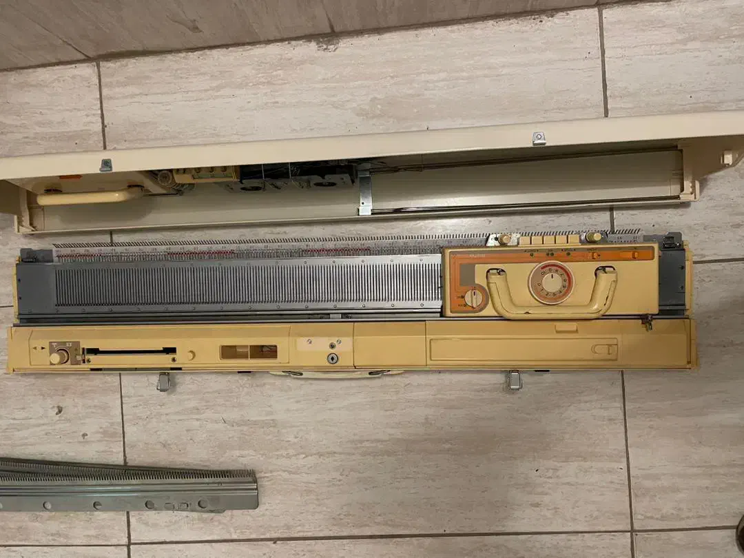 ماشین بافتنی برادر ۸۴۰|لوازم خیاطی و بافتنی|اصفهان, همت‌آباد|دیوار