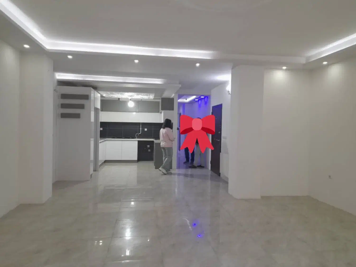 رهن واحد۱۱۰متری لوکیشن براصلی خرمشهر فول امکانات|اجارهٔ آپارتمان|لاهیجان, شهید آوینی|دیوار