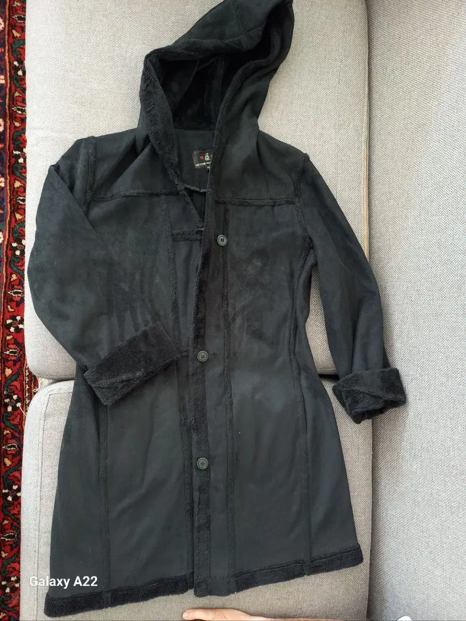 پالتو مشکی بوفالو و کت بلند طوسی کاپشن چرم و مخمل|لباس|اصفهان, آبشار|دیوار