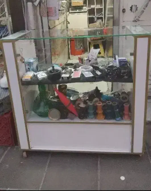 ویترین چرخ دار|بوفه، ویترین، کنسول|قرچک, زیبا شهر|دیوار