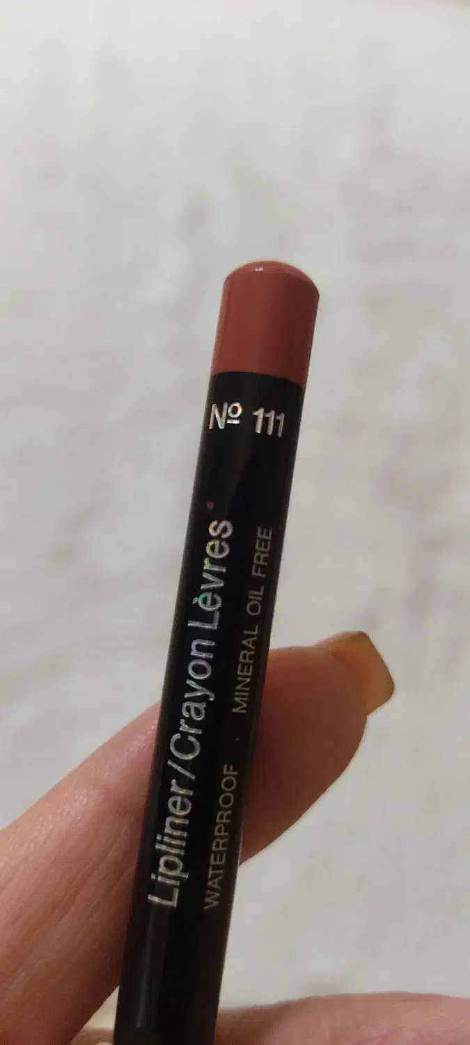 خط لب lechic|آرایشی، بهداشتی، درمانی|مشهد, هفت تیر (آب و برق)|دیوار