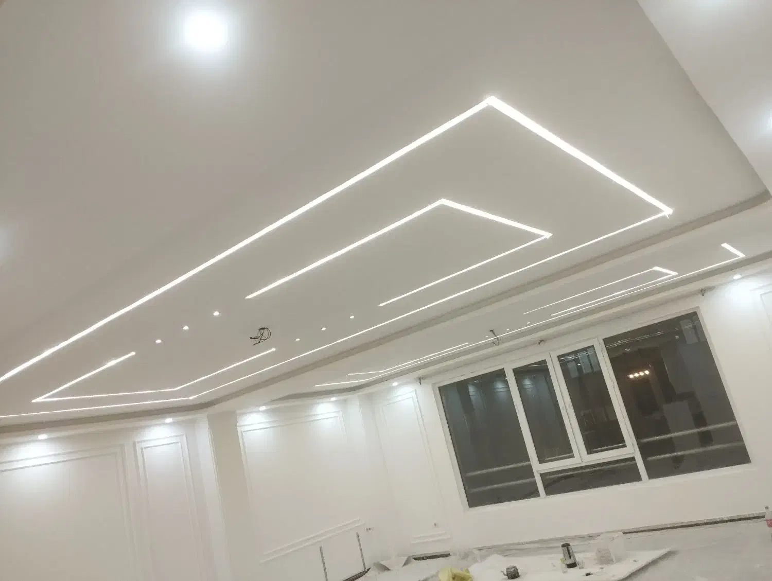 برق کشی و نور پردازی سقف و نما ساختمان|خدمات پیشه و مهارت|سنندج, |دیوار