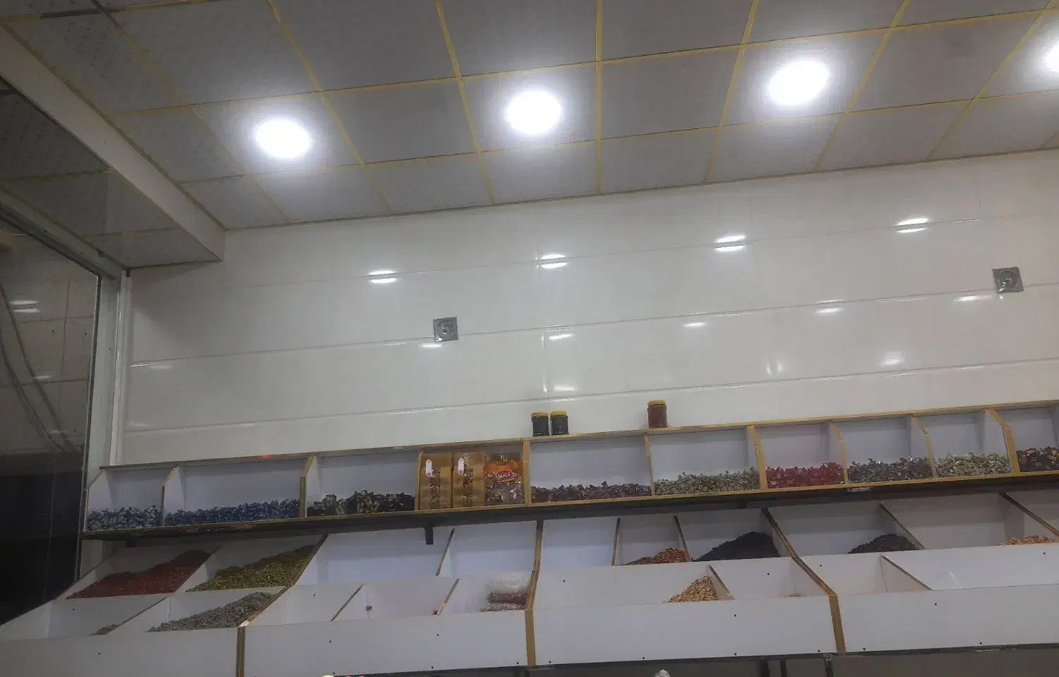 واگذاری مغازه|اجارهٔ مغازه و غرفه|قم, وادی السلام|دیوار