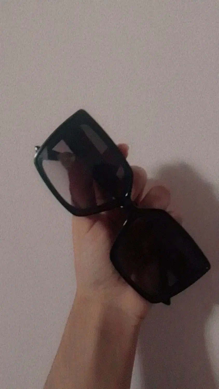 عینک|کیف، کفش، کمربند|کهنوج, |دیوار