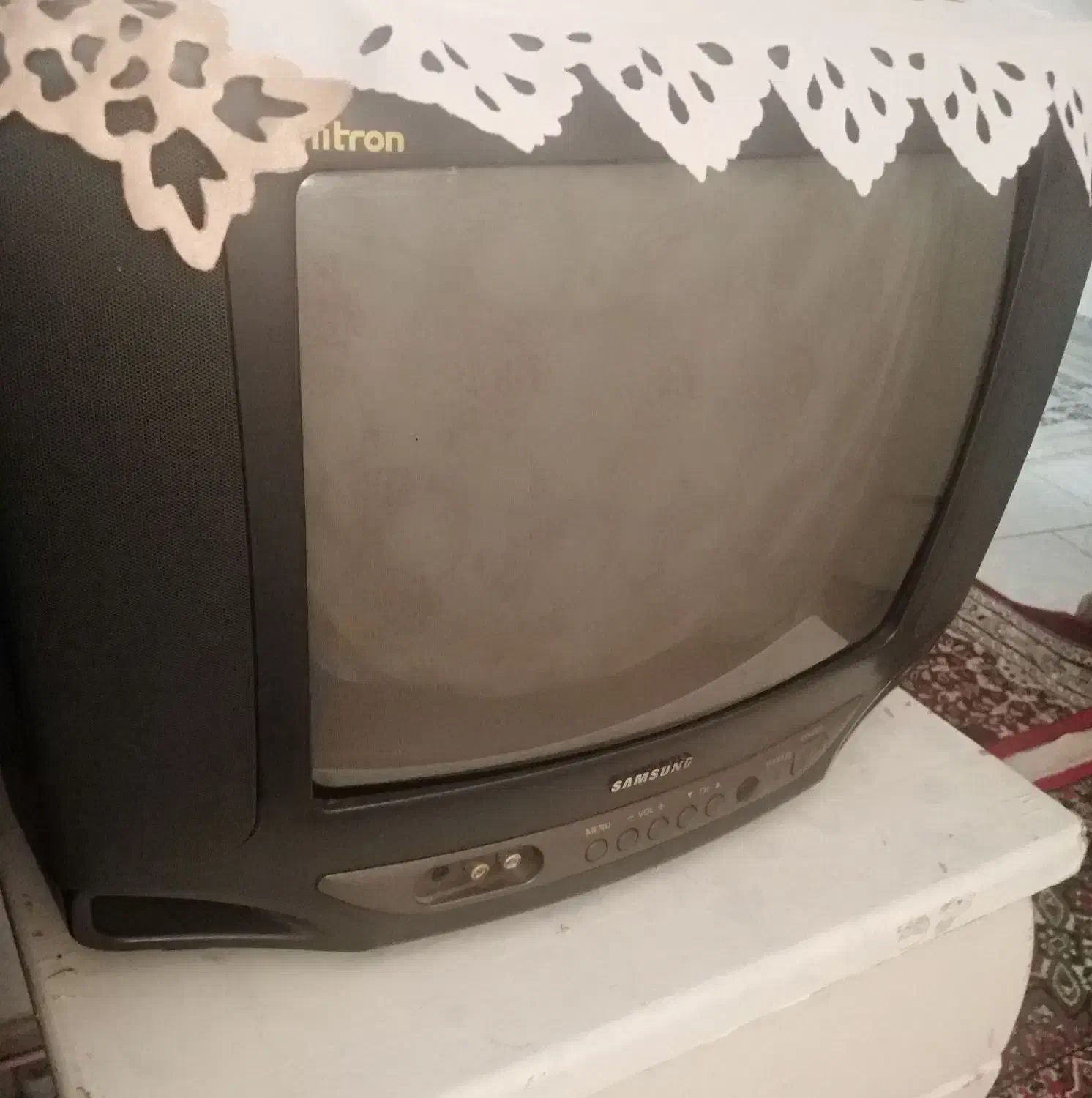 تلویزیون قدیمی|تلویزیون و پروژکتور|لاهیجان, کوی زمانی|دیوار