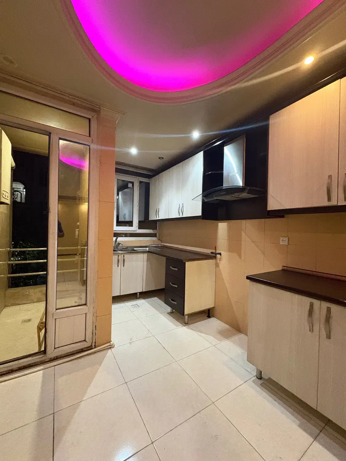 گلبرگ مسیل باختر کرمان ۸۰متر ط۲تکواحدی دوخواب