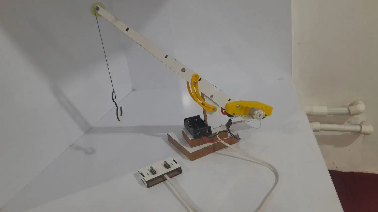 جرثقیل نهم|اسباببازی|اهر, |دیوار