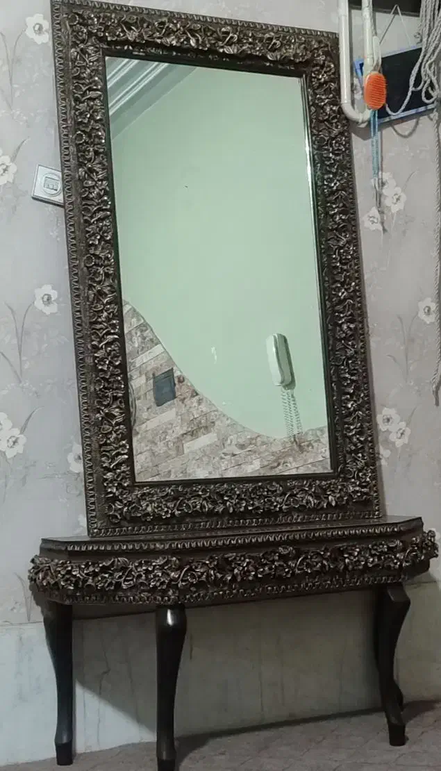 آیینه قدی بهمراه میز|آینه|قم, هفت تیر|دیوار