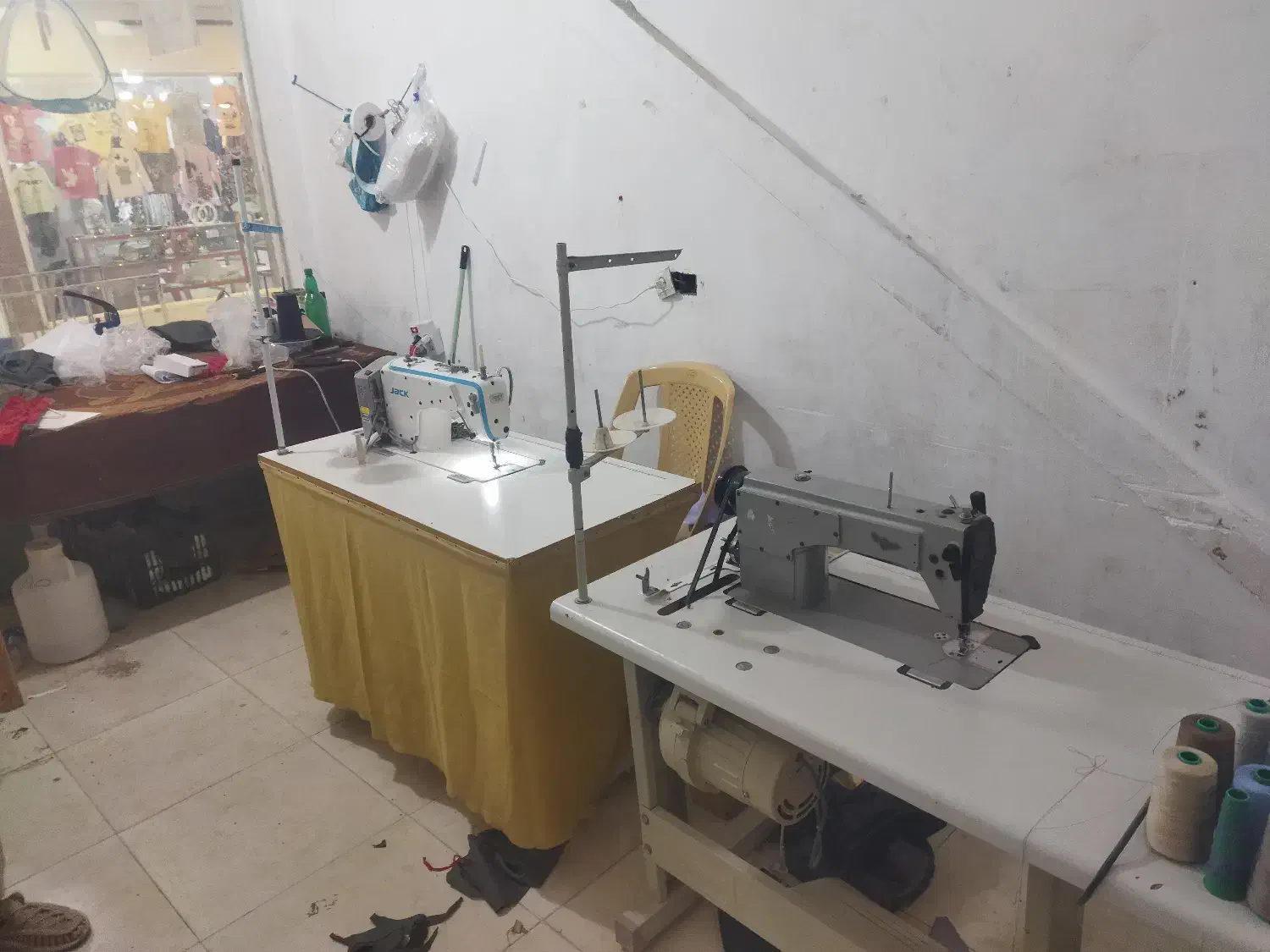 چرخ خیاطی راسته دوز مردانه.با تمام وسایل خیاطی.|چرخ خیاطی و ریسندگی|خاش, |دیوار