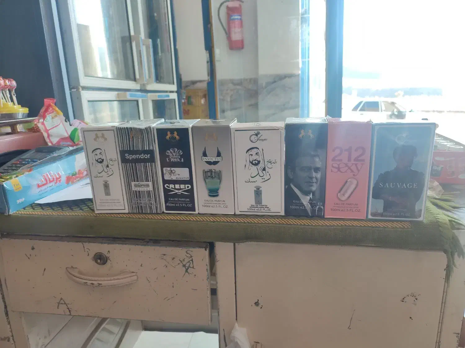 فروش ادکلن ۱۰۰میلی ۱۸عدد یجا بفروش میرسد|آرایشی، بهداشتی، درمانی|گلی داغ, |دیوار