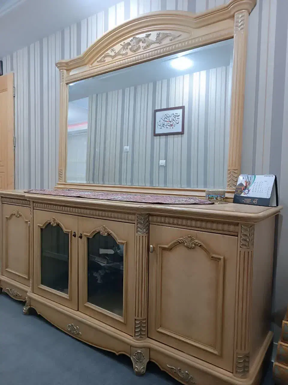 کنسول آینه چوبی|بوفه، ویترین، کنسول|تهران, نازی‌آباد|دیوار
