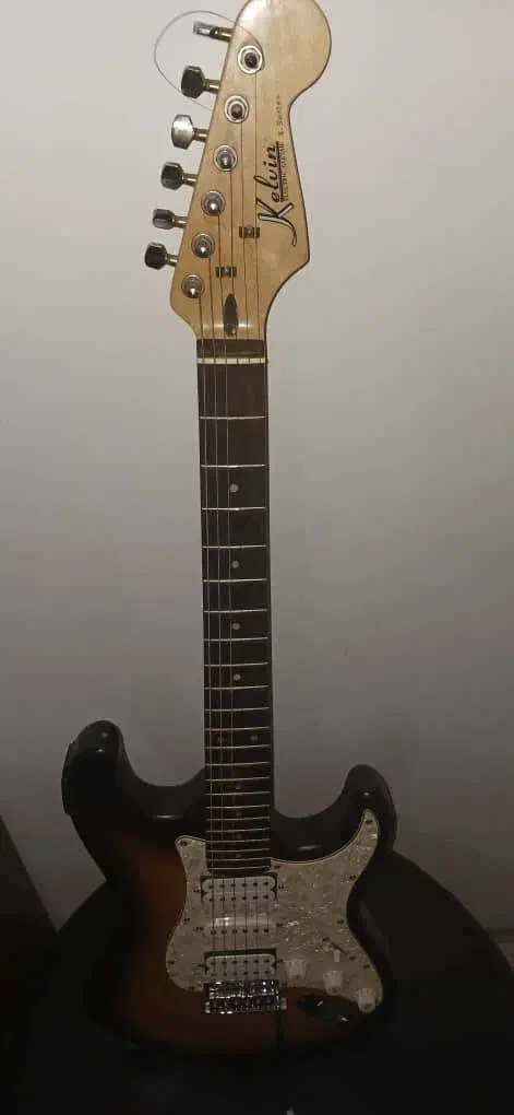 گیتار برقی|گیتار، بیس، امپلیفایر|اردبیل, |دیوار