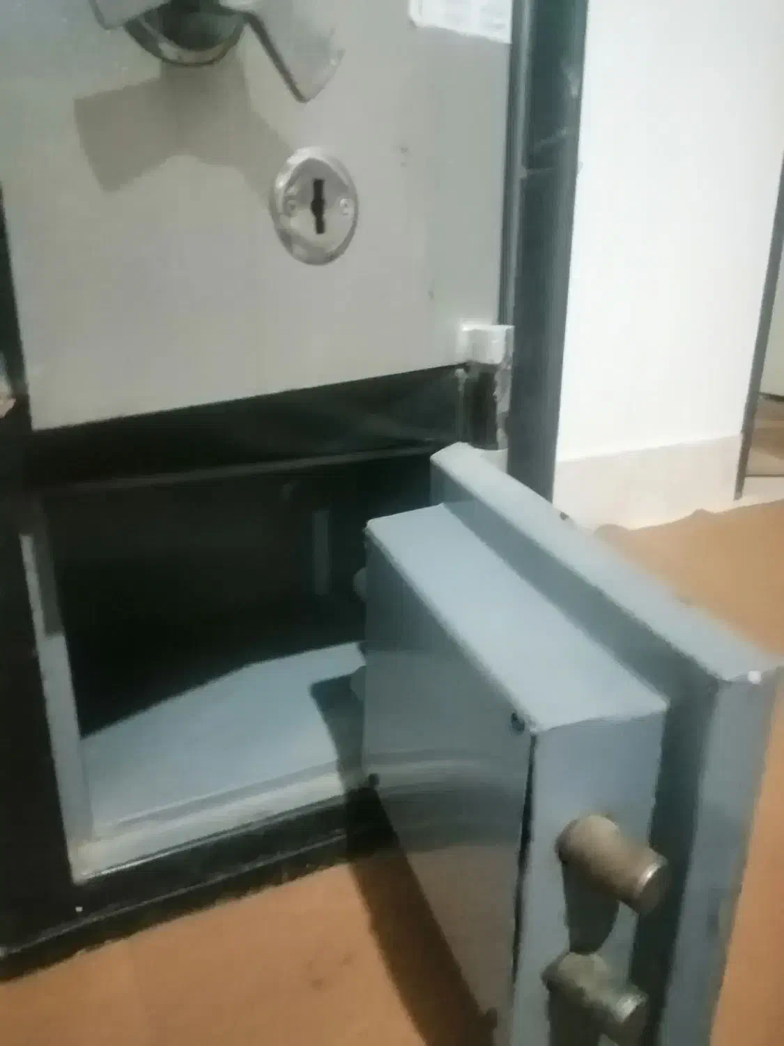 گاوصندوق|فروشگاه و مغازه|صدرا-فارس, فاز ۱|دیوار