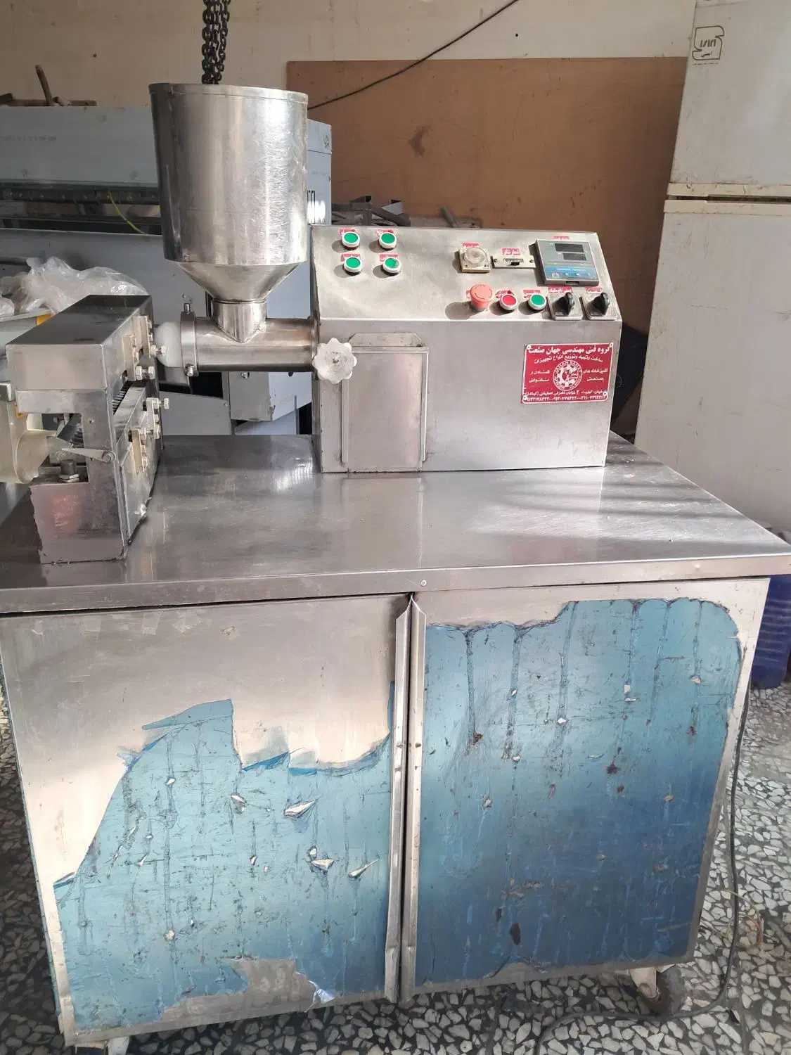 دستگاه کباب زن کوبیده گیر سیخ گیر بابایyyh|کافیشاپ و رستوران|اصفهان, زاجان|دیوار