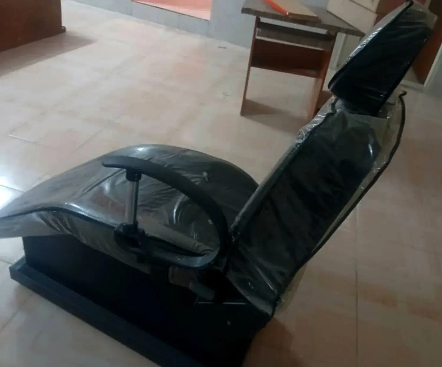 سرشور چرم و فلز و صندلی اصلاح|آرایشگاه و سالن‌های زیبایی|یزد, |دیوار