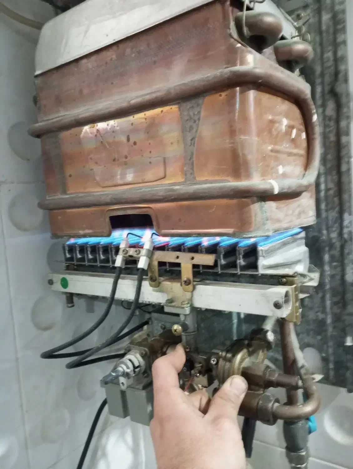 تعمیر و سرویس ابگرمکن بوتان و مخزنی|خدمات پیشه و مهارت|بوشهر, |دیوار