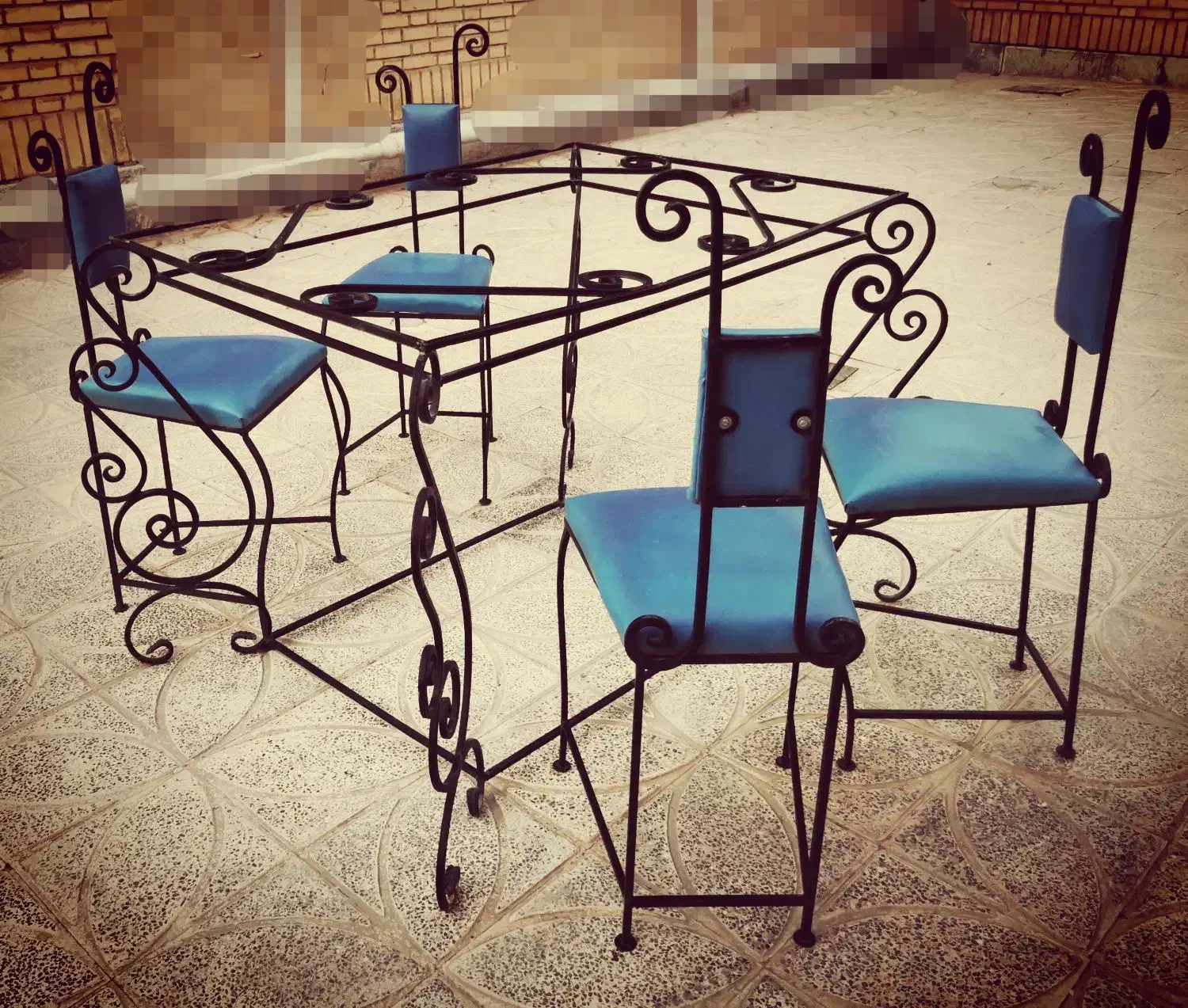 میز و صندلی نهارخوری فرفورژه ۴ نفره|میز و صندلی غذاخوری|کرمان, |دیوار