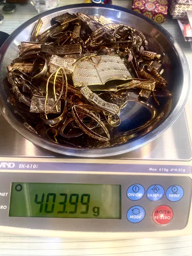 طلای شکسته|جواهرات|قروه, |دیوار