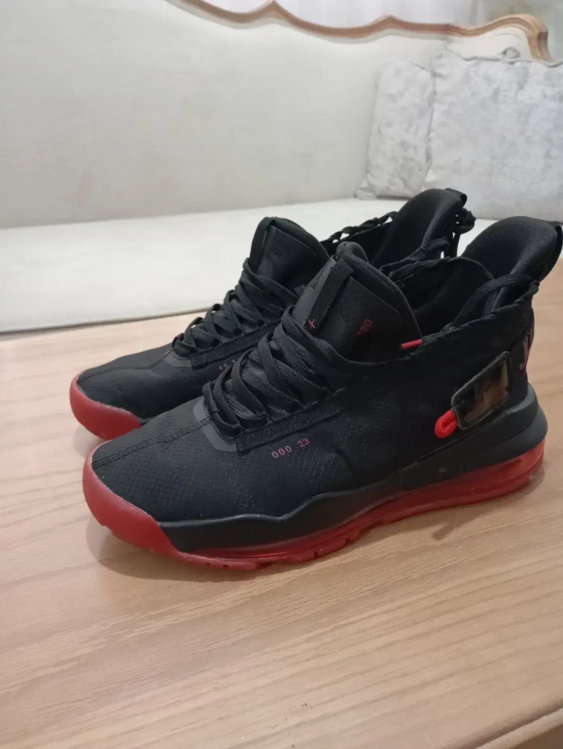 کتونی نایک|کیف، کفش، کمربند|پرند, فاز ۵|دیوار