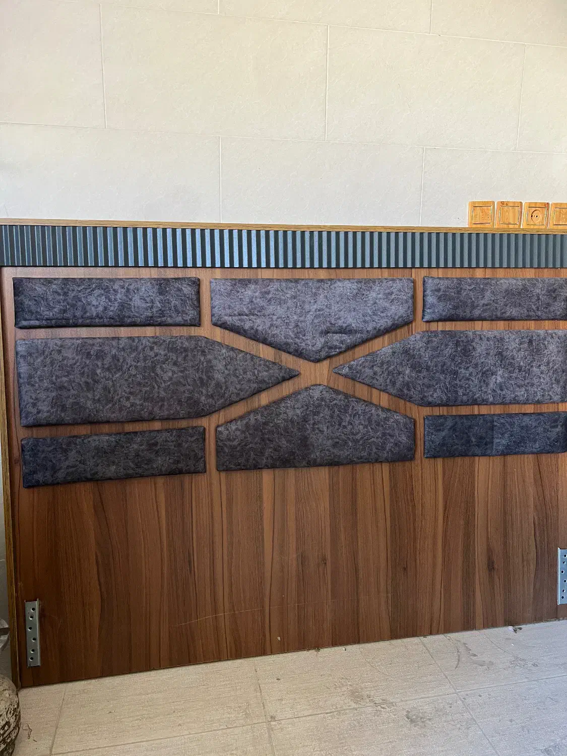 تخت کاملا در حد نو|تخت و سرویس خواب|فسا, |دیوار