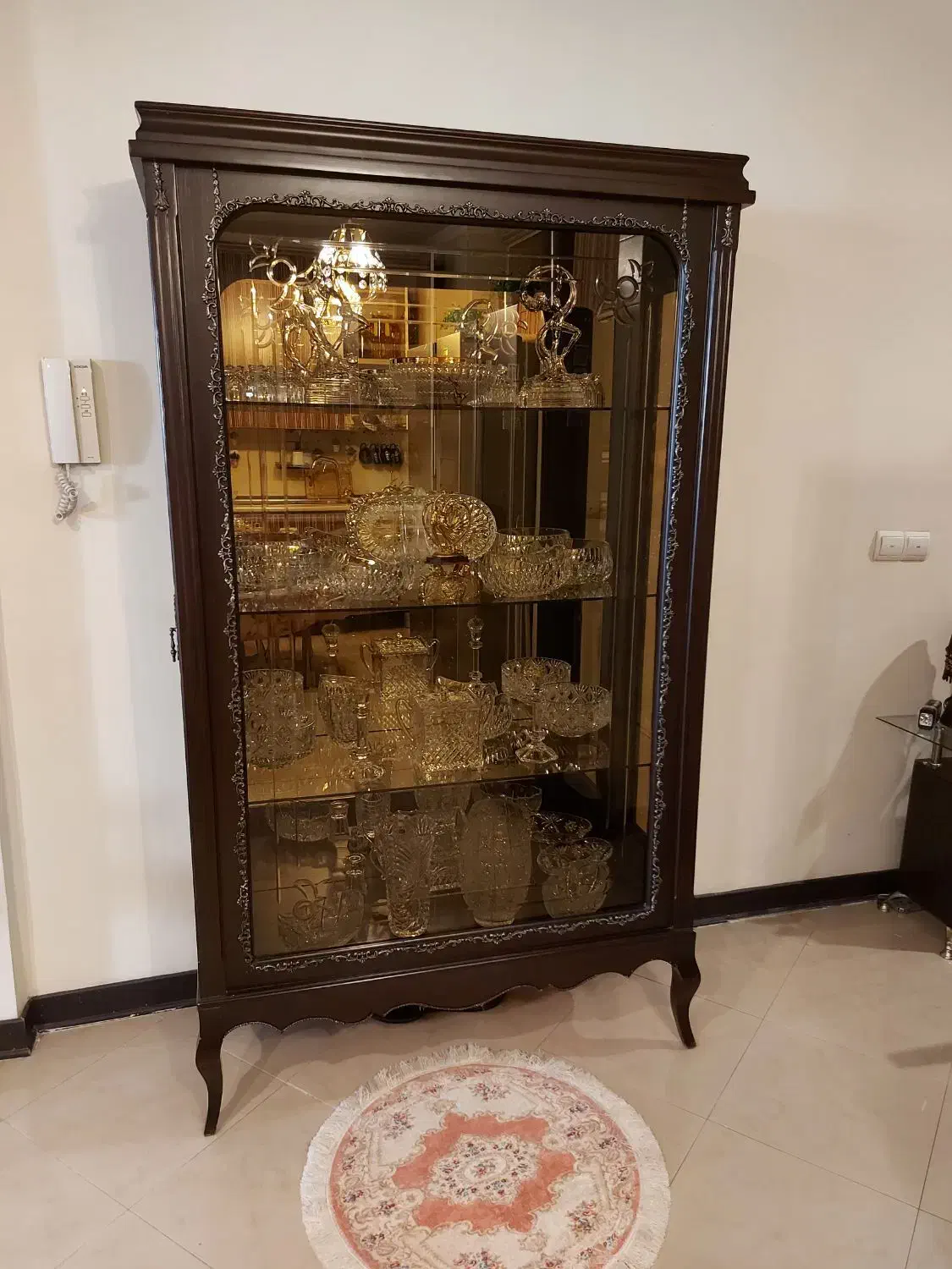 ویترین برنز کار شده  پایه آهویی  چوب راش|بوفه، ویترین، کنسول|تهران, فردوس|دیوار