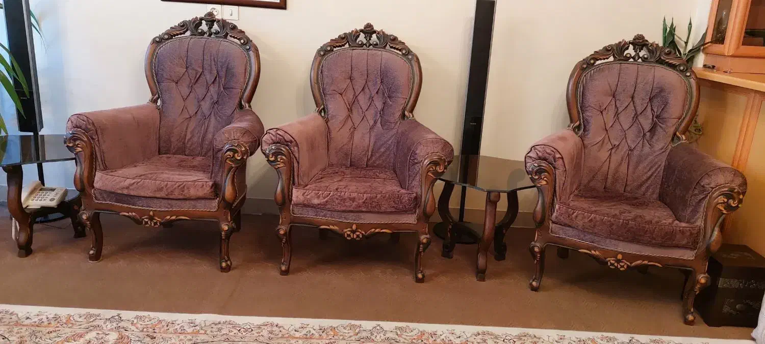 مبلمان۹ نفره به همراه یک میز بزرگ ودومیزعسلی وکوسن|مبلمان خانگی و میز عسلی|فولادشهر, B6|دیوار