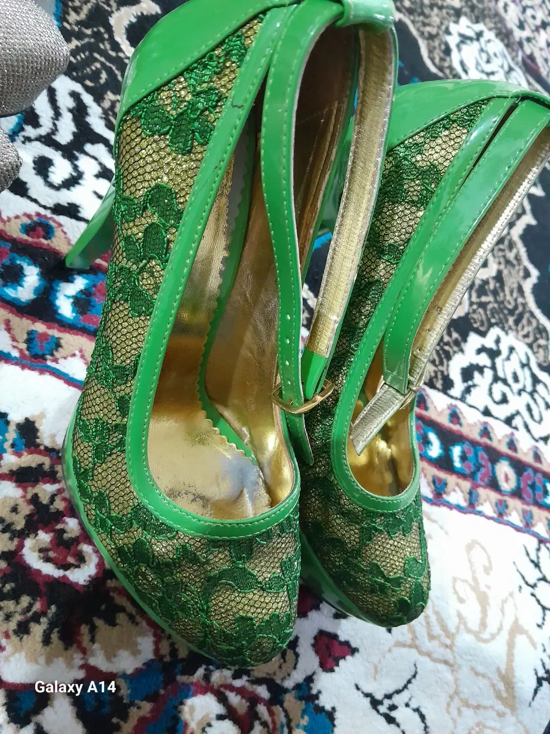 چهار جفت کفش مجلسی|کیف، کفش، کمربند|گالیکش, |دیوار