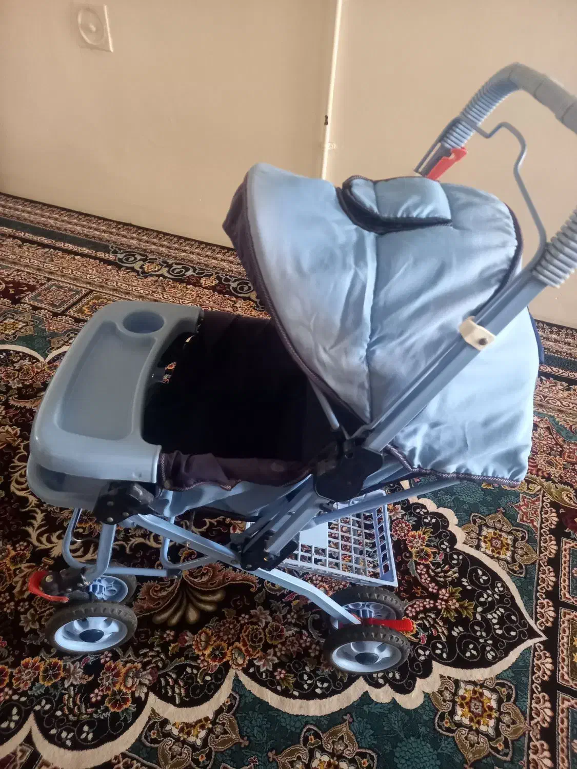 کالسه بچه کار کرد سالم به همراه وان کودک|کالسکه و لوازم جانبی|نظرآباد, شهرک سید جمال الدین|دیوار