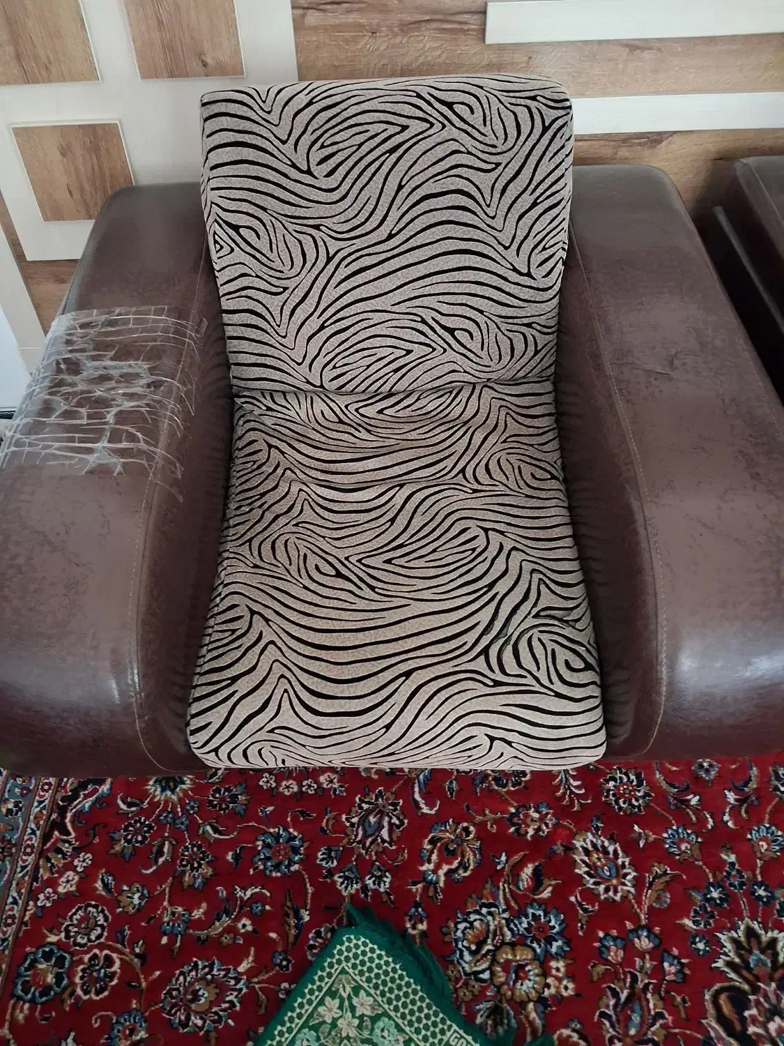 مبل راحتی|مبلمان خانگی و میز عسلی|قم, باغ کرباسی|دیوار