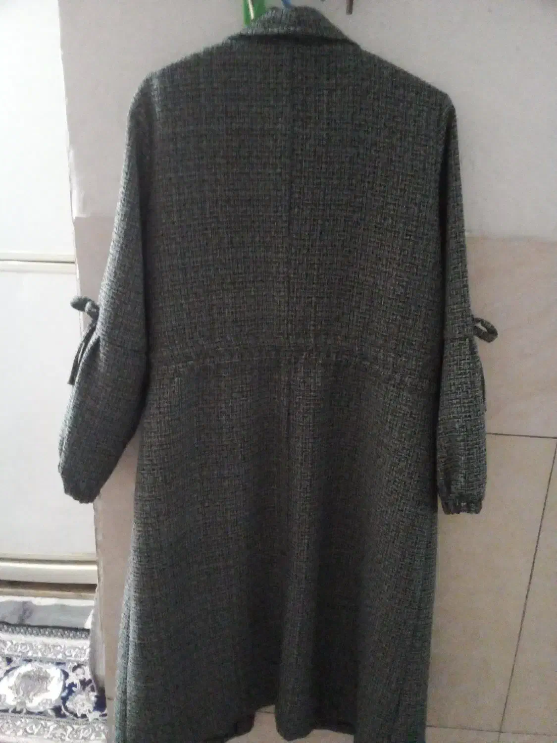 مانتو|لباس|چهارباغ, |دیوار