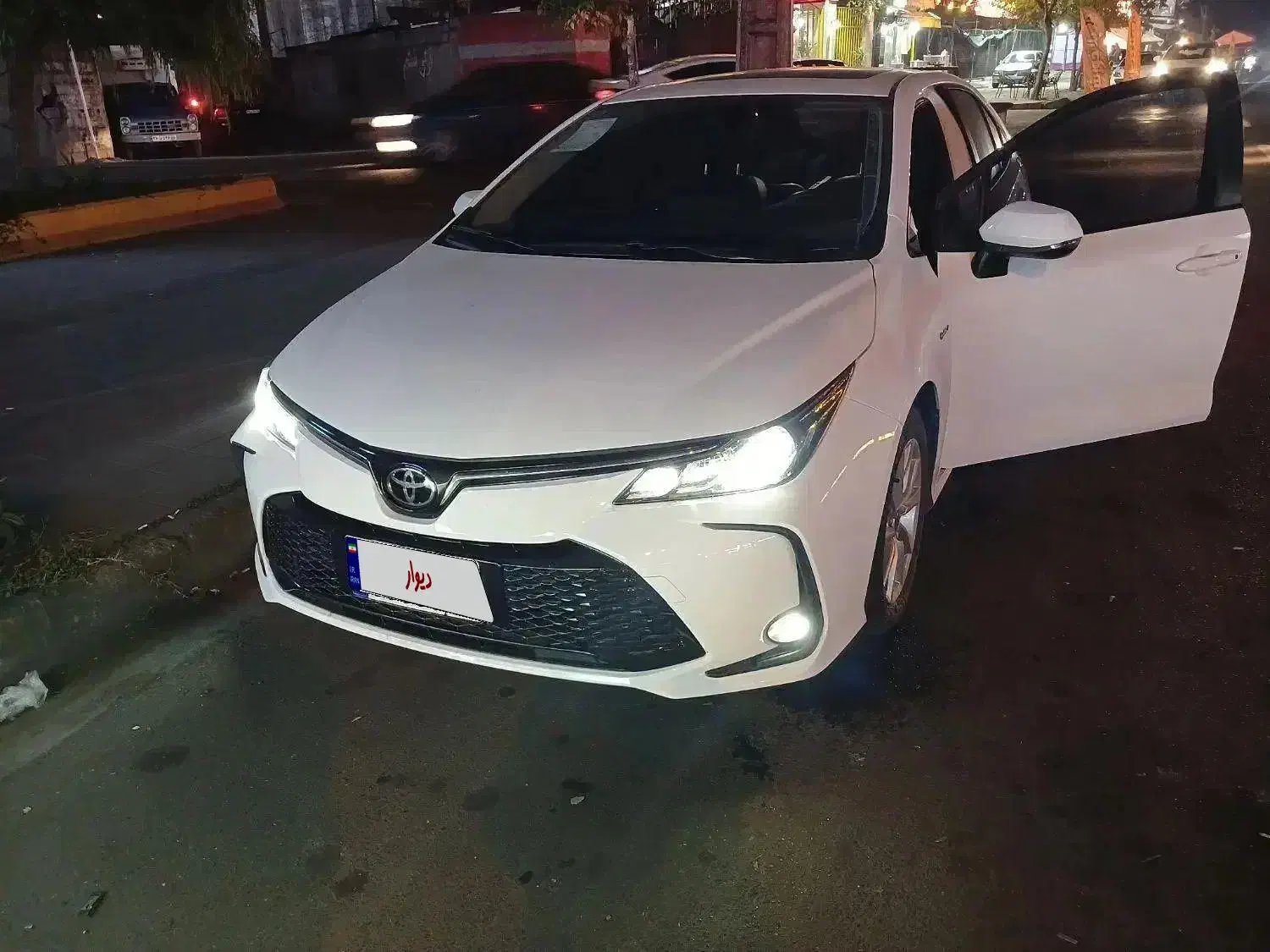 تویوتا کرولا ۱۸۰۰ هیبرید|خودرو سواری و وانت|رشت, آزادگان|دیوار