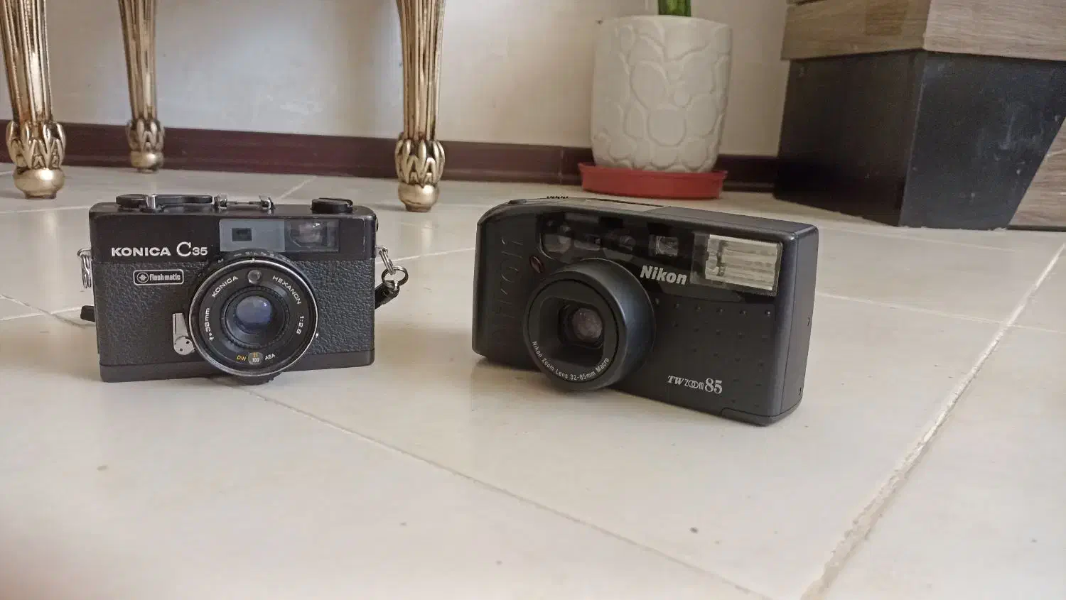 دو عدد دوربین|دوربین عکاسی و فیلمبرداری|کازرون, |دیوار