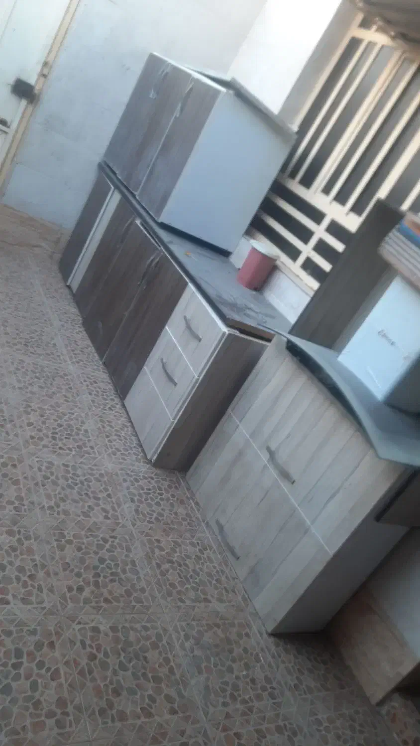 کابینت MDF تمیز با هود و سینک ظرفشویی|مصالح و تجهیزات ساختمان|رامهرمز, |دیوار