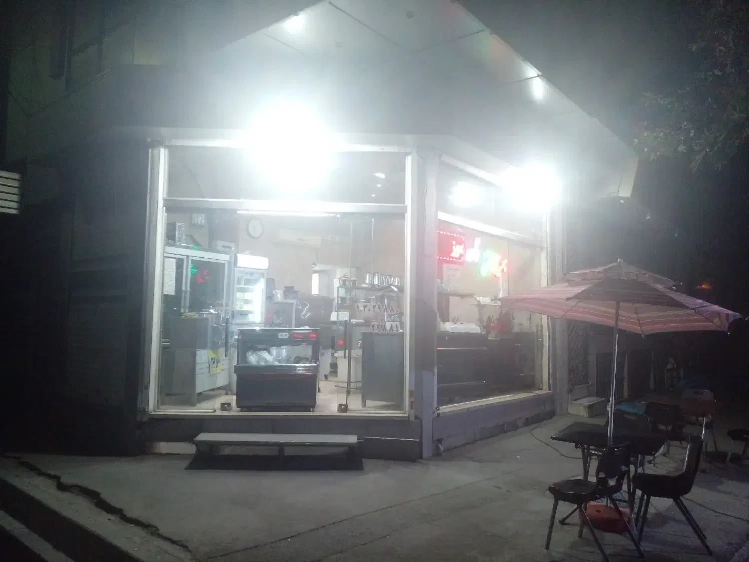 ۳۵متر مغازه سه نبش با ۴۰ متر زیرزمین بر محلاتی|اجارهٔ مغازه و غرفه|تهران, مینای شمالی (مخبر)|دیوار