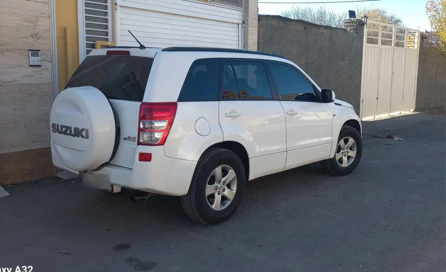 سوزوکی ویتارا ۲۴۰۰دنده|خودرو سواری و وانت|شازند, |دیوار