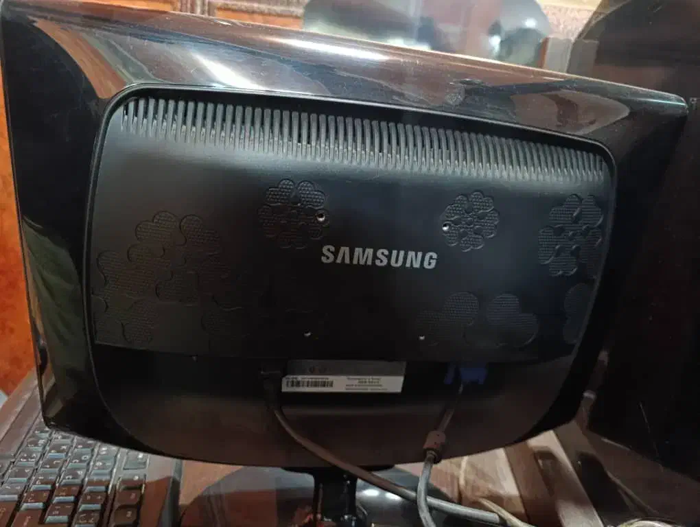 مانیتور دست دوم|قطعات و لوازم جانبی رایانه|شاهین‌شهر, فردوسی|دیوار