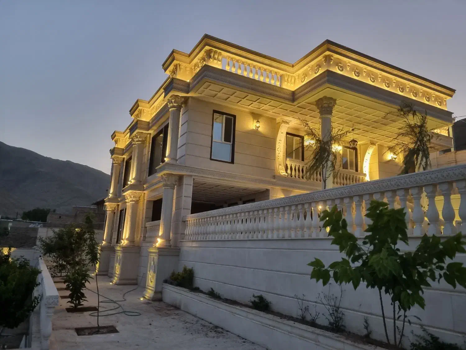 برقکاری رفع عیب نصب لوستر آیفون و..|خدمات پیشه و مهارت|اراک, |دیوار