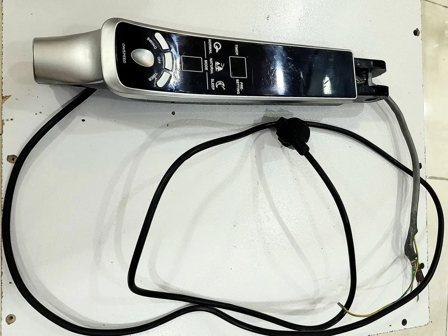 فروش کنترلر پنکه به همراه کابل کاملا سالم تکمیل|پنکه و تصفیه‌کنندهٔ هوا|صفادشت, |دیوار